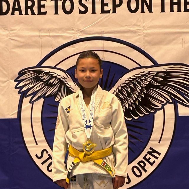 Ung BJJ-tävlande från STHLM SHOOT i Bromma med guldmedalj på Stockholm Open